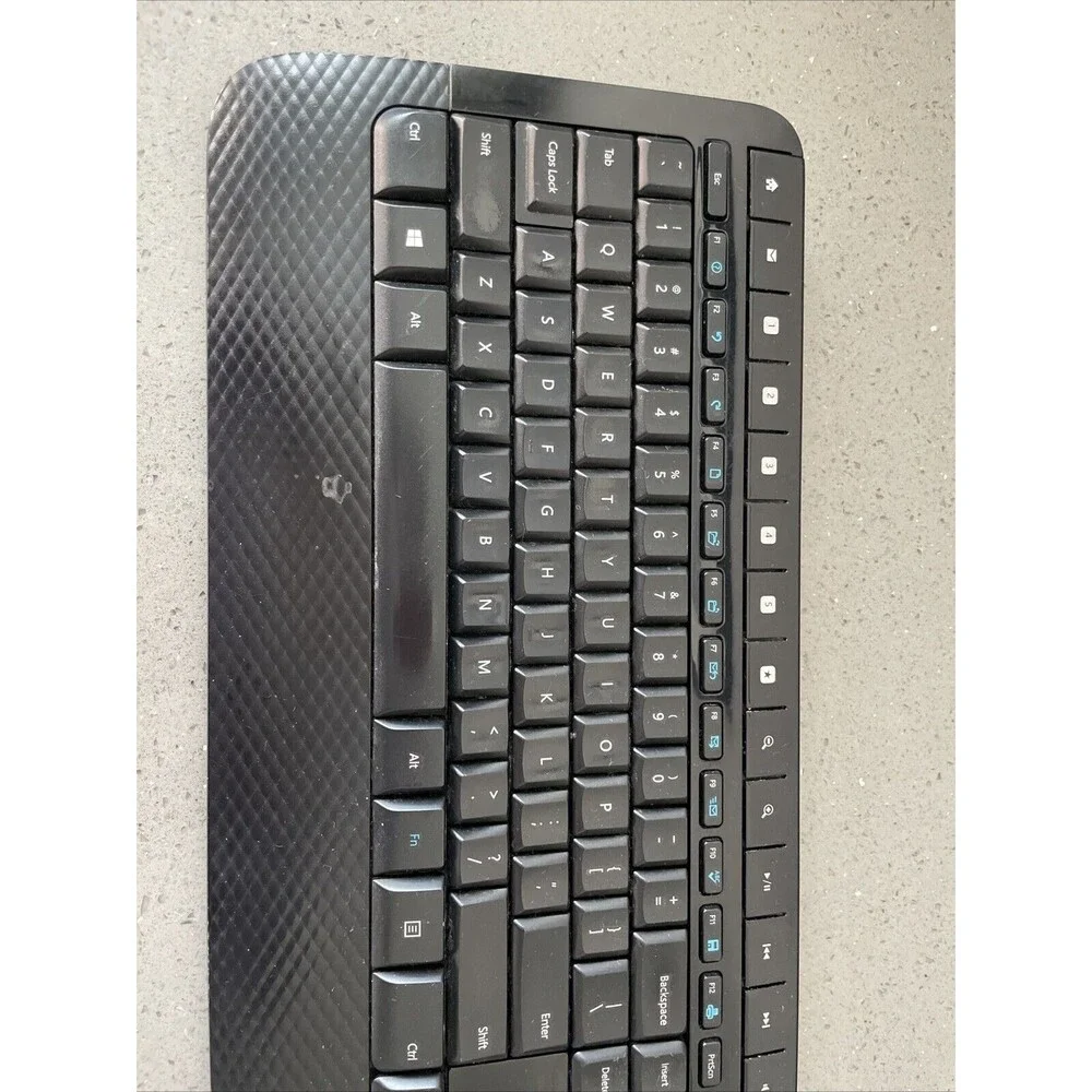 Microsoft Wireless Keyboard 2000 - Model 1477 No Dongle Untested